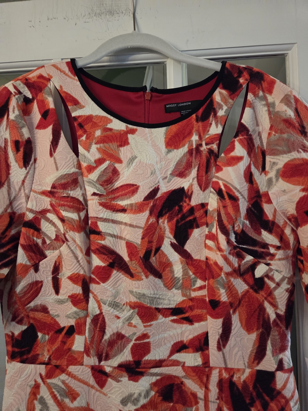 Maggy London Red, Black & White Abstract Print Cutout Sheath Dress - Size 12 - Picture 10 of 12